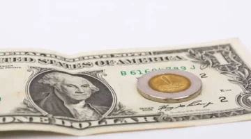 انخفاض مستمر.. سعر الدولار أمام الجنيه المصري يسجل مستويات جديدة بنهاية 2025